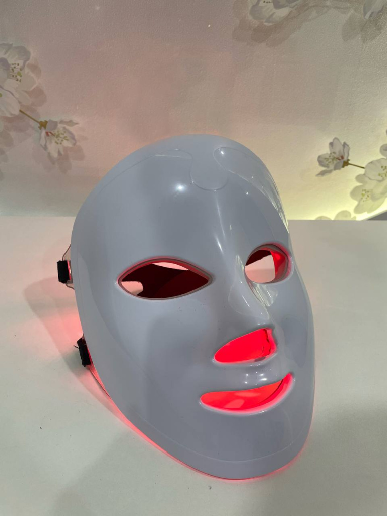 LED маска для фотобиомодуляции лица